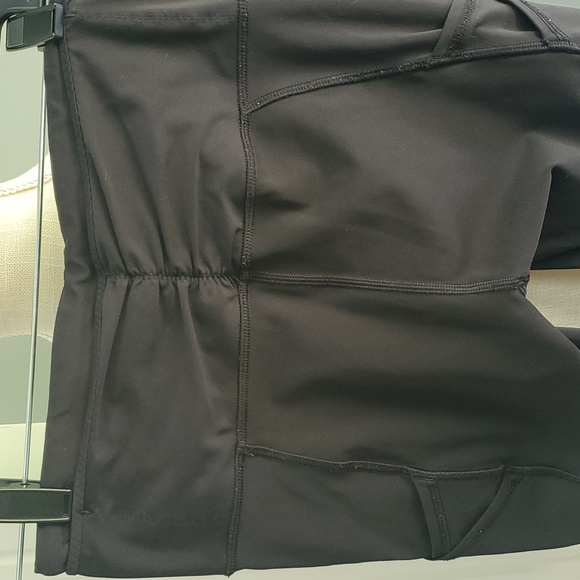 LULULEMON CAPRI LEGGINGS - Picture 5 of 12